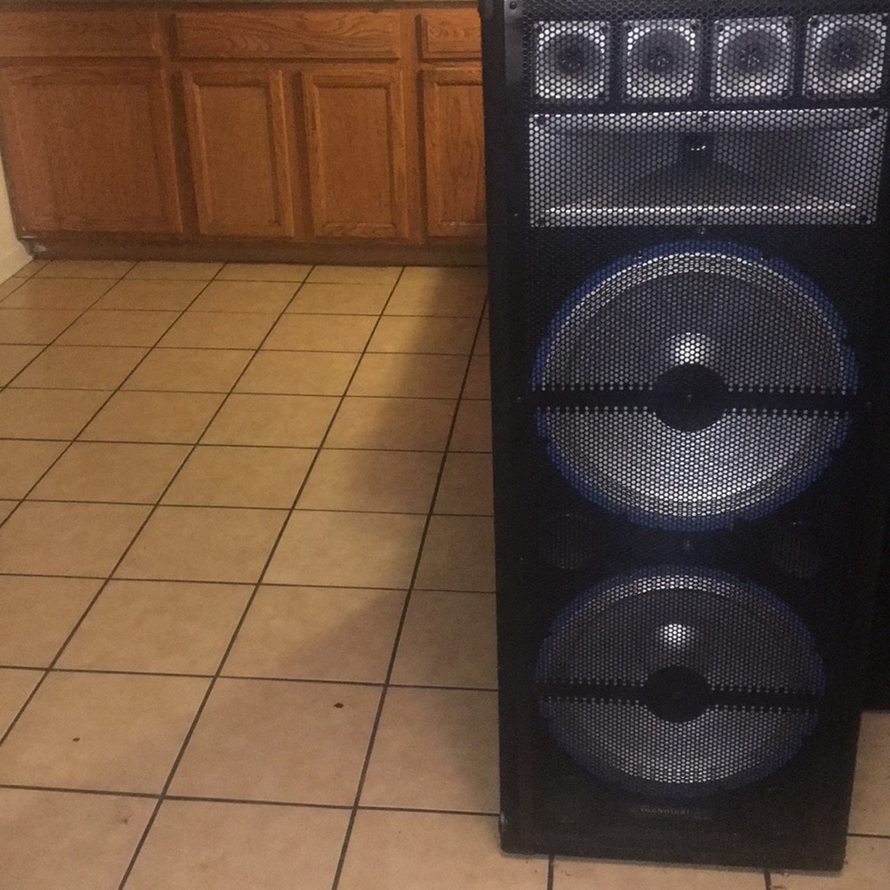 VRTX215LED Dual 15" 7-Way 1800 Watt Speaker